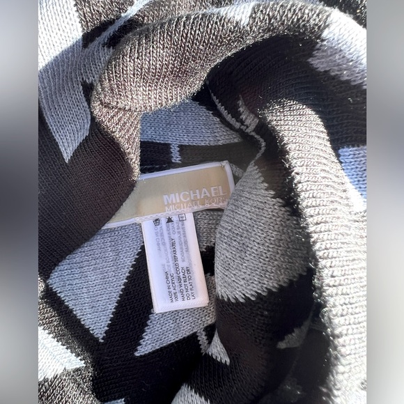 New Michael kors Hat and Scarf Bundle Gift - Picture 2 of 2